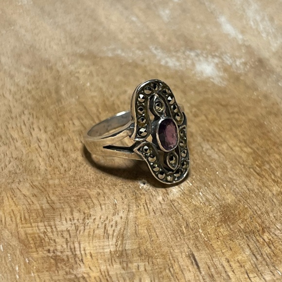 Vintage Marcasite & Amethyst 925 Sterling Silver Ring - Picture 2 of 11